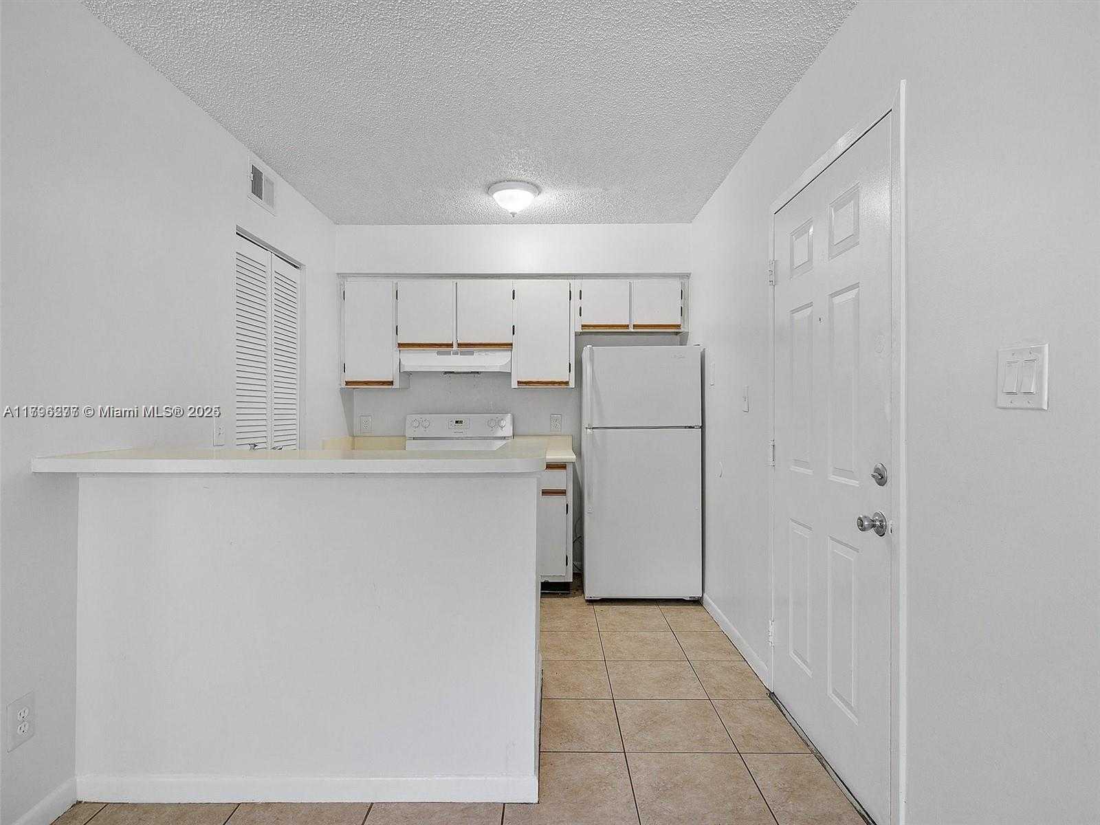 Small Image of 620 SOUTH PARK RD #16-2, Hollywood Number 6