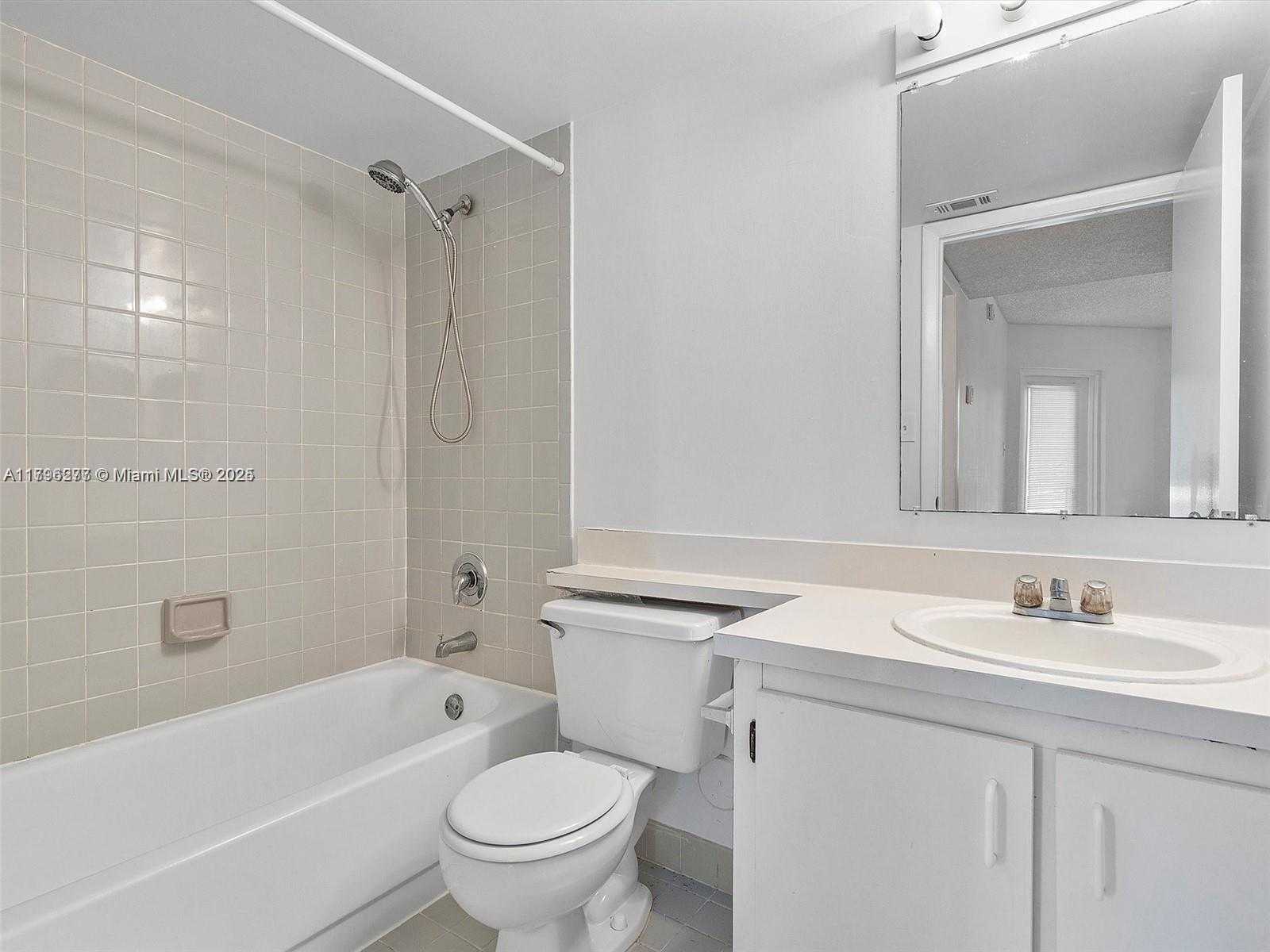 Small Image of 620 SOUTH PARK RD #16-2, Hollywood Number 7