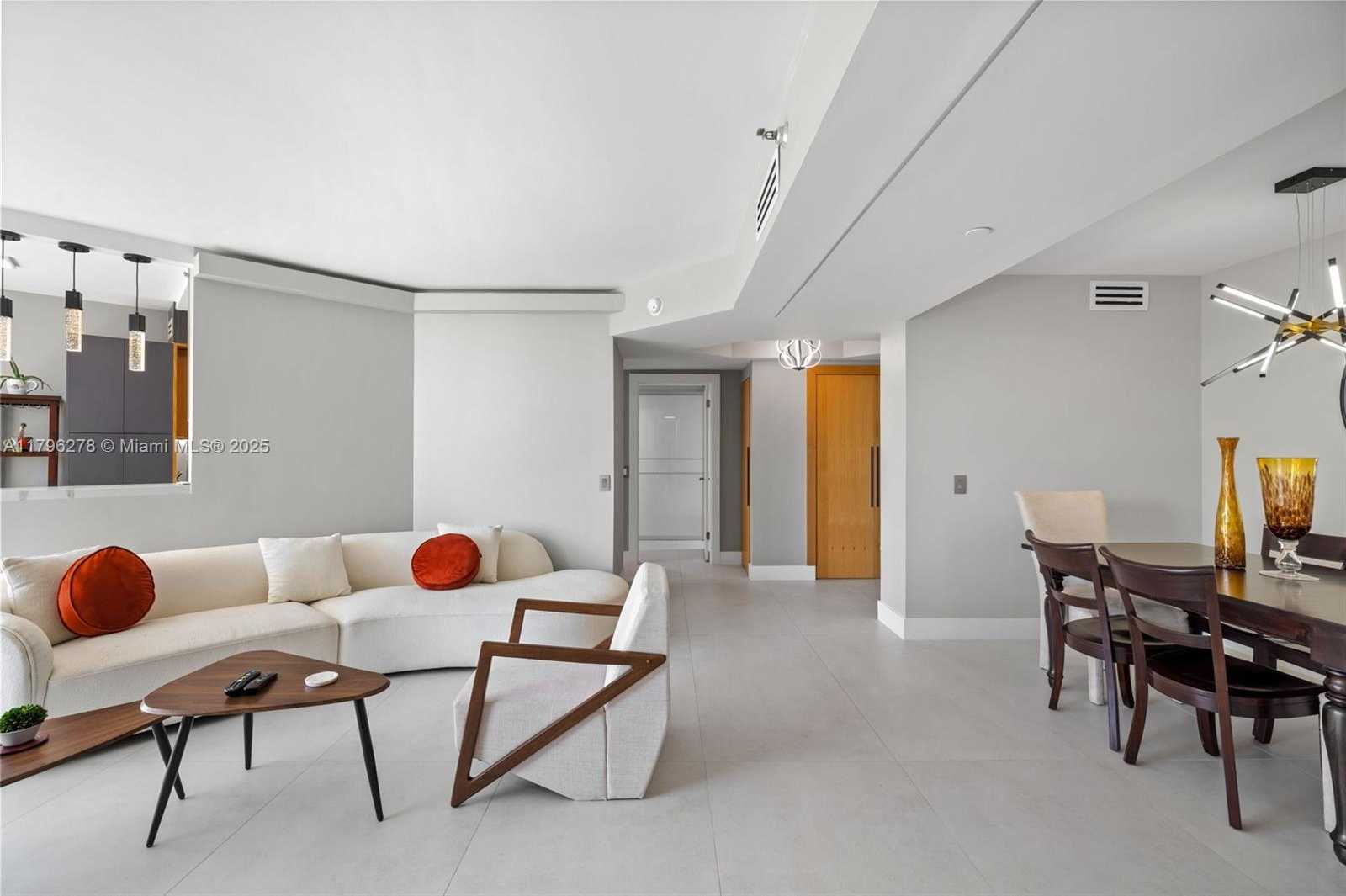 Small Image of 3610 YACHT CLUB DR #410, Aventura Number 12