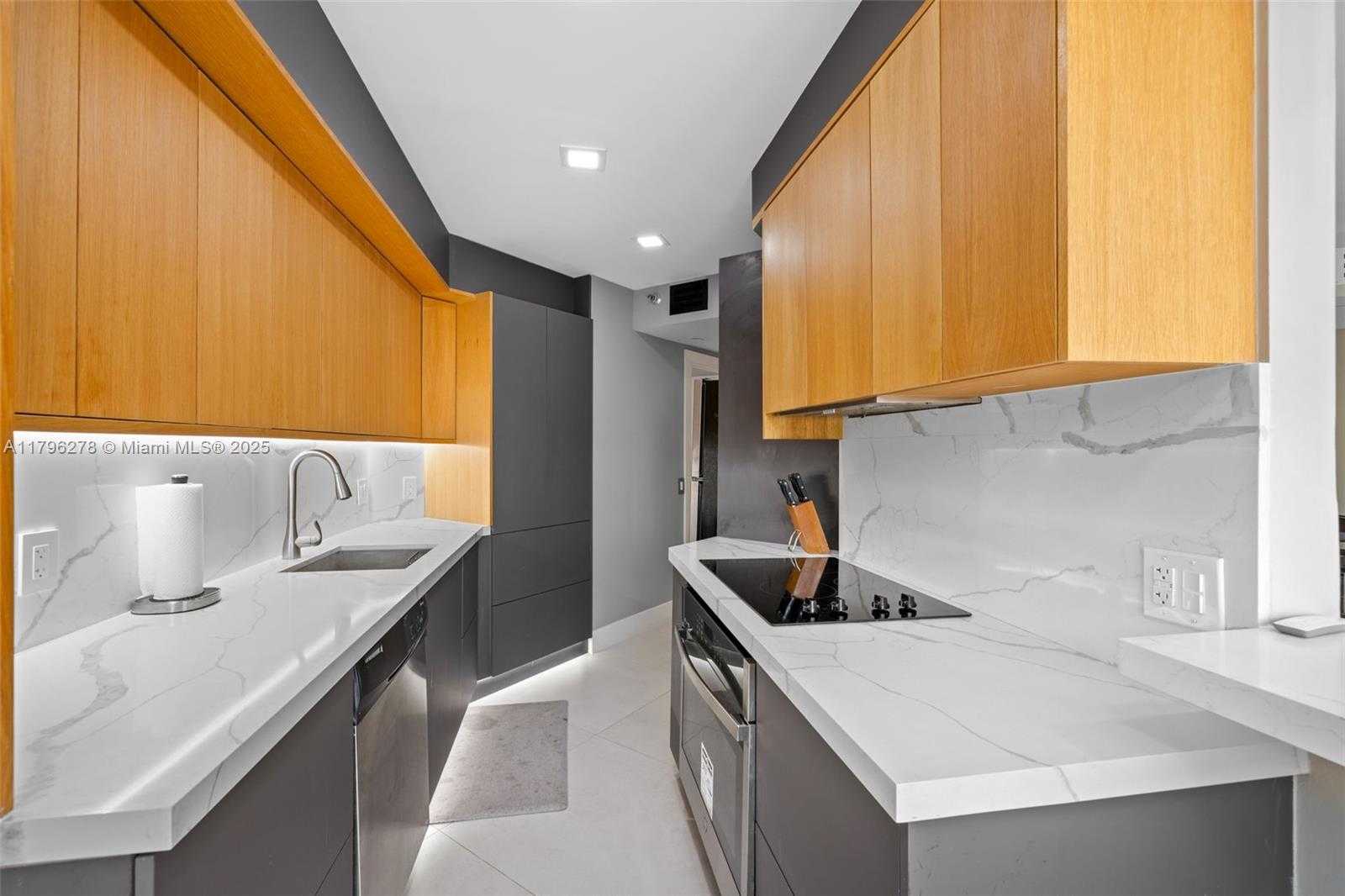 Small Image of 3610 YACHT CLUB DR #410, Aventura Number 19