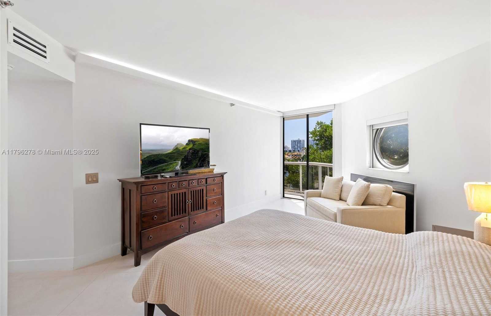 Small Image of 3610 YACHT CLUB DR #410, Aventura Number 20