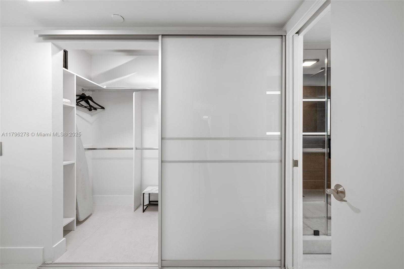 Small Image of 3610 YACHT CLUB DR #410, Aventura Number 25
