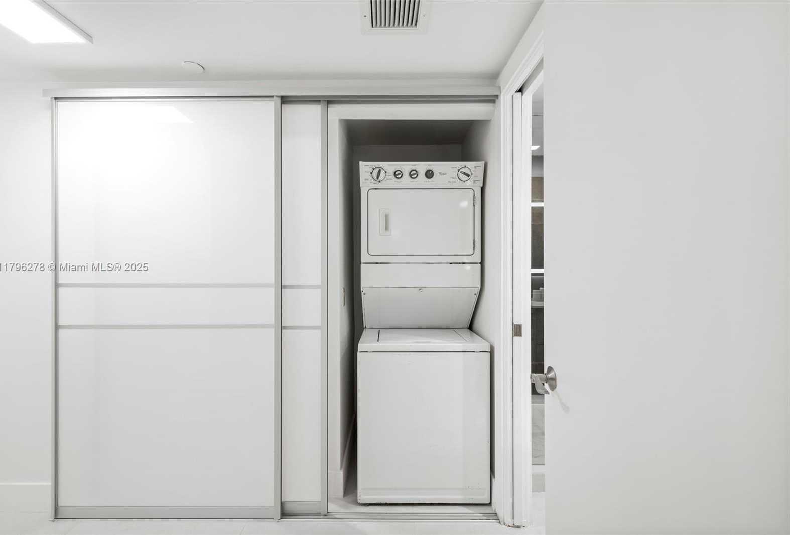 Small Image of 3610 YACHT CLUB DR #410, Aventura Number 28