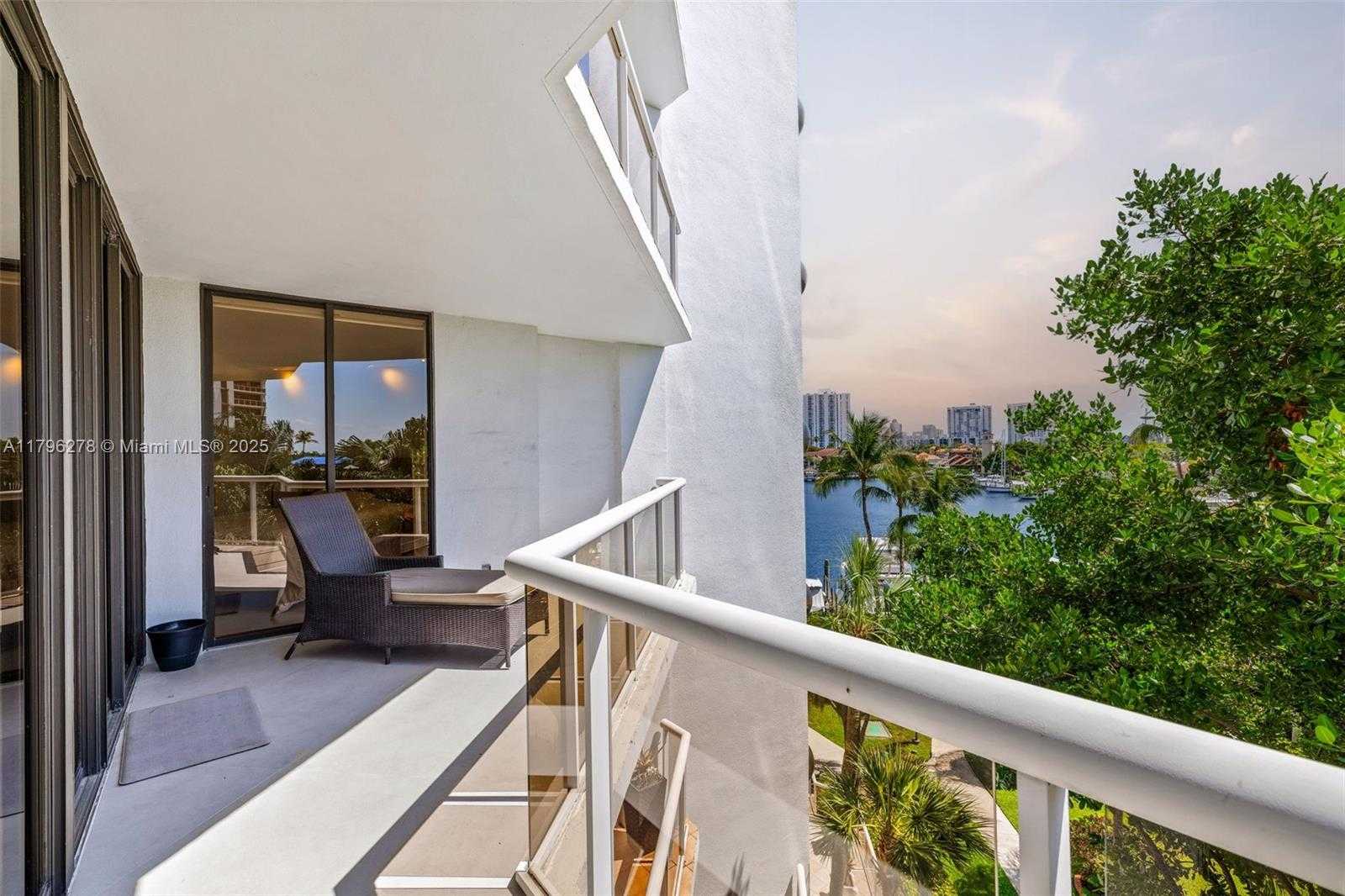 Small Image of 3610 YACHT CLUB DR #410, Aventura Number 9