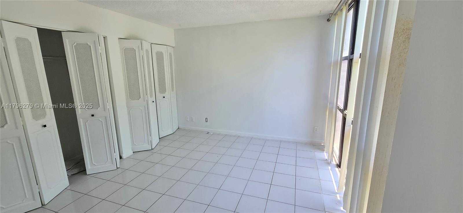 Small Image of 16919 #421, Sunny Isles Beach Number 10