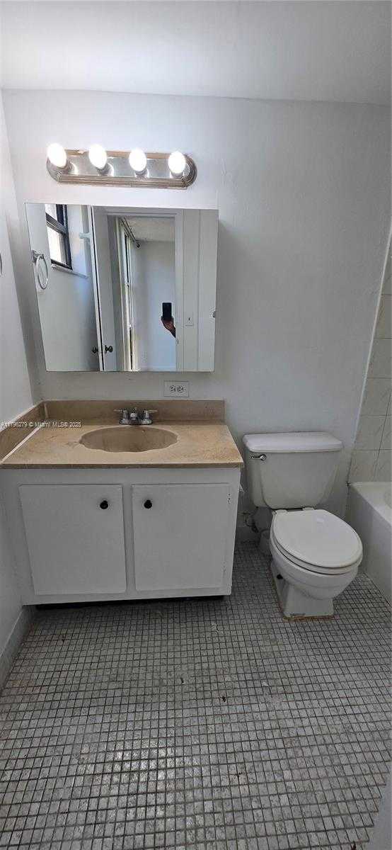 Small Image of 16919 #421, Sunny Isles Beach Number 11