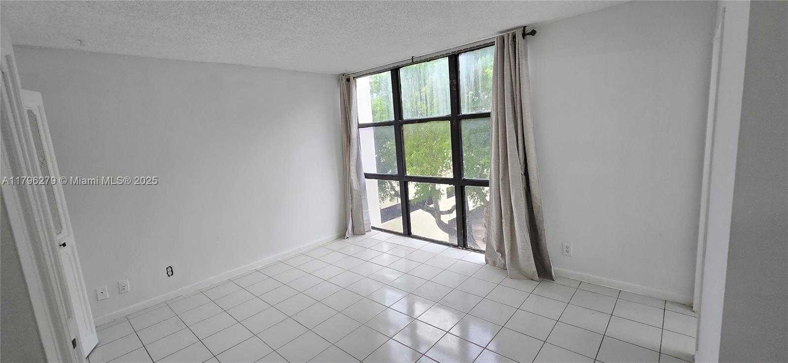 Small Image of 16919 #421, Sunny Isles Beach Number 12