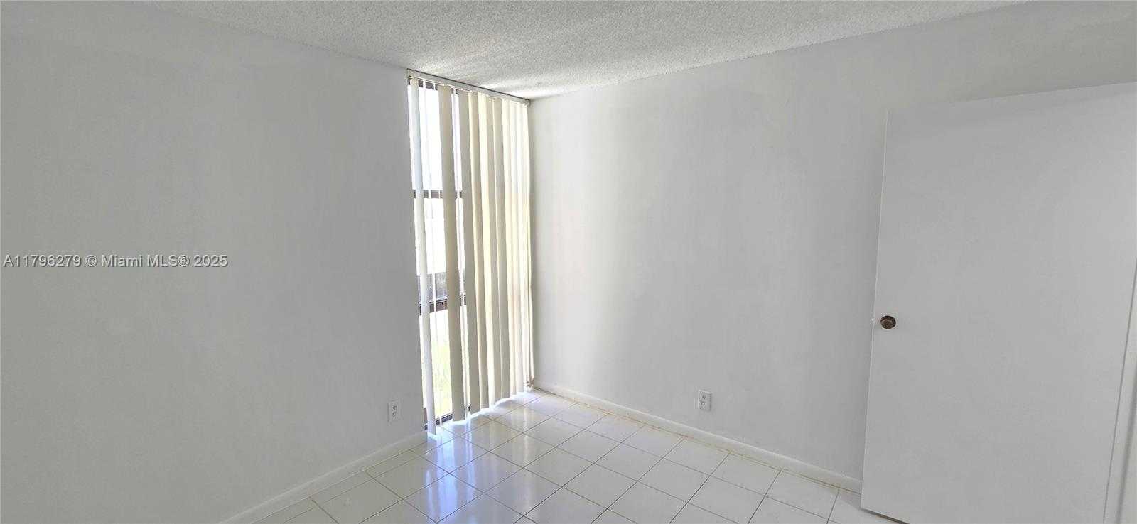 Small Image of 16919 #421, Sunny Isles Beach Number 15