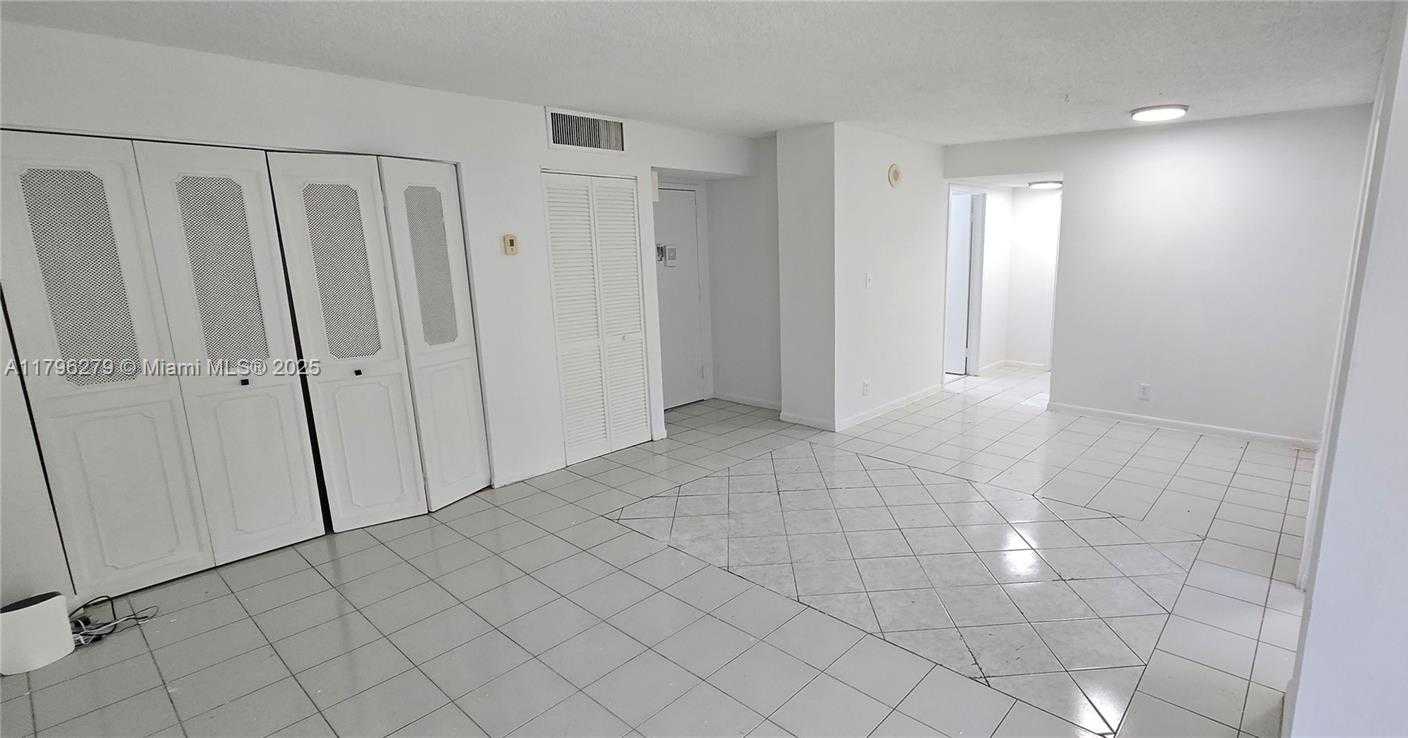 Small Image of 16919 #421, Sunny Isles Beach Number 2