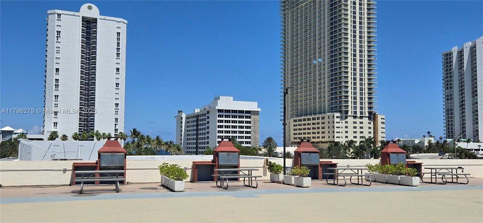 Small Image of 16919 #421, Sunny Isles Beach Number 27
