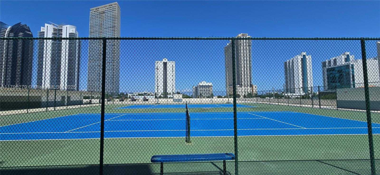 Small Image of Sunny Isles Beach Number 29