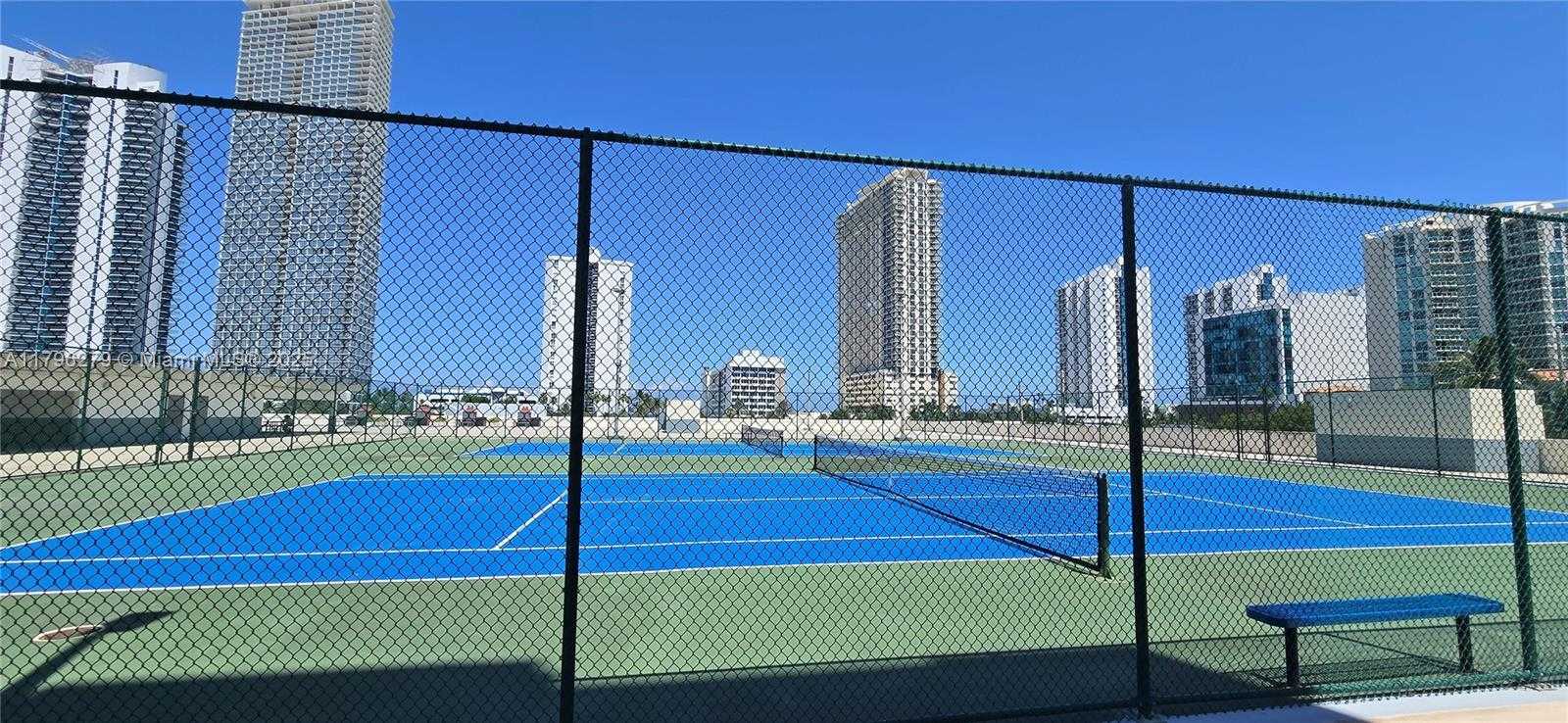 Small Image of Sunny Isles Beach Number 30