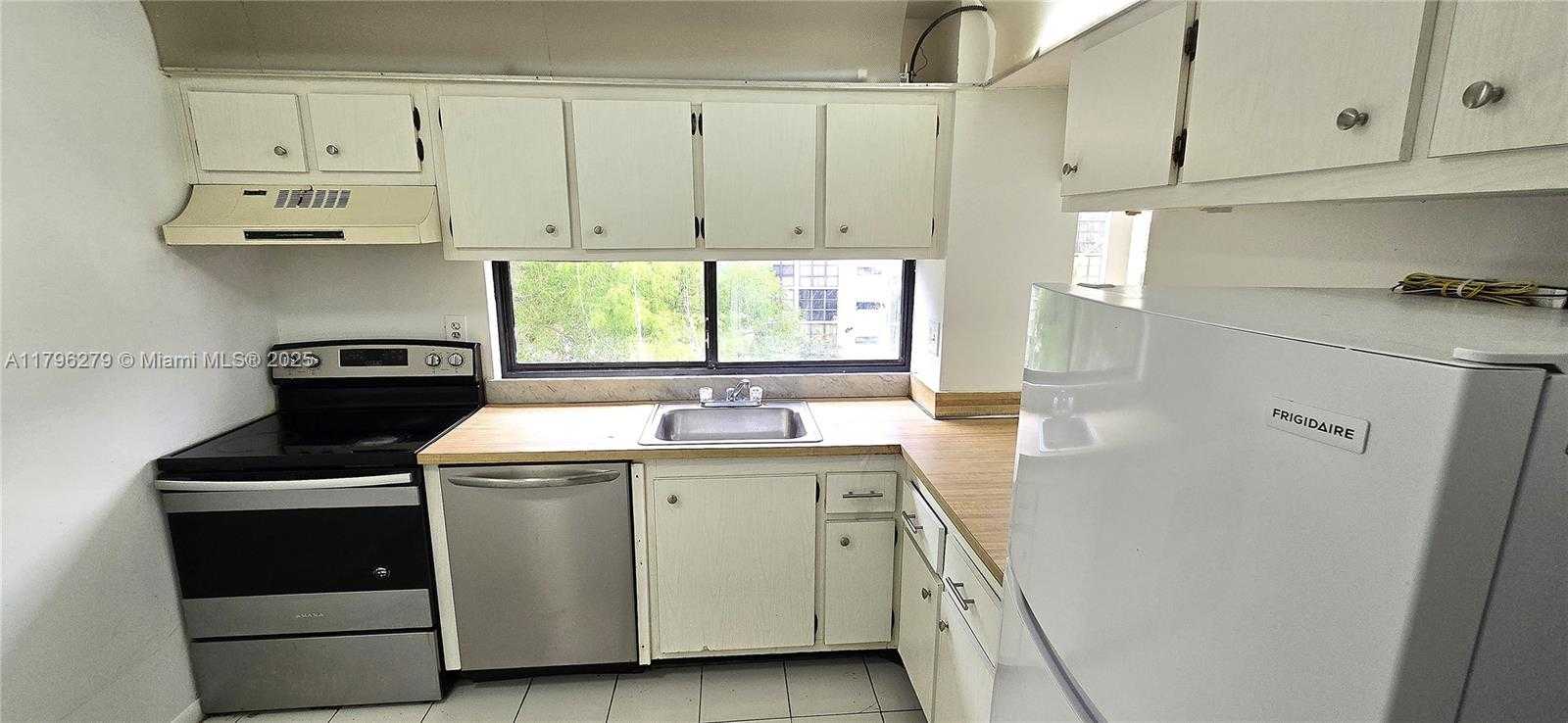 Small Image of 16919 #421, Sunny Isles Beach Number 6