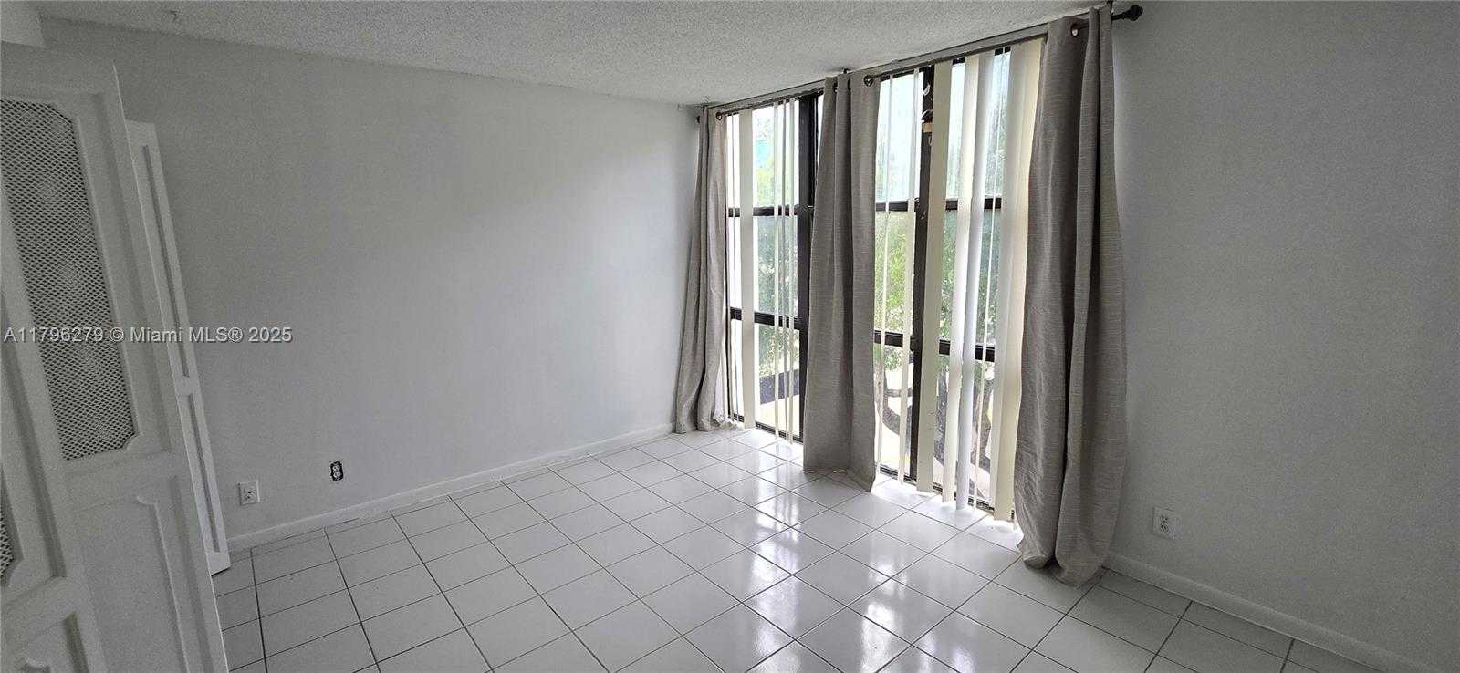 Small Image of 16919 #421, Sunny Isles Beach Number 9