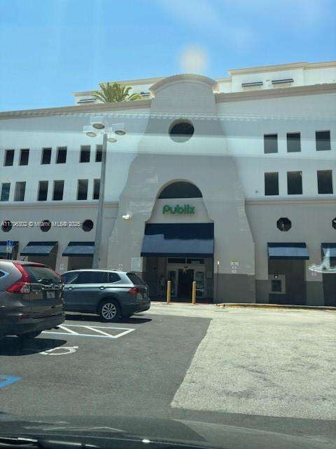 Small Image of 50 MENORES AVE #808, Coral Gables Number 12