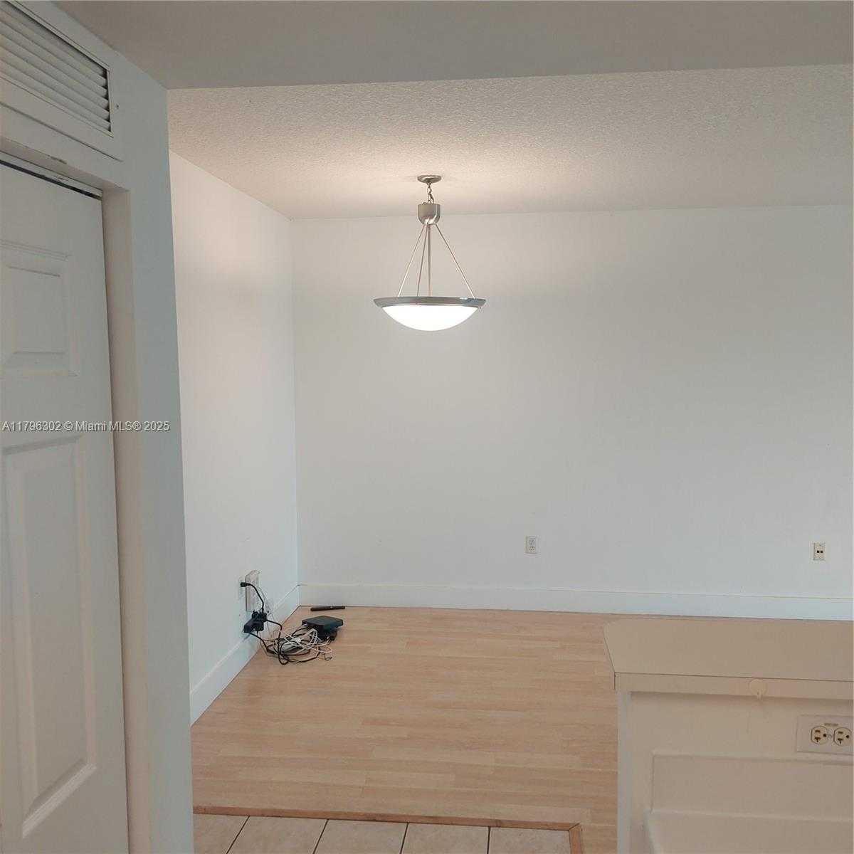 Small Image of 50 MENORES AVE #808, Coral Gables Number 15
