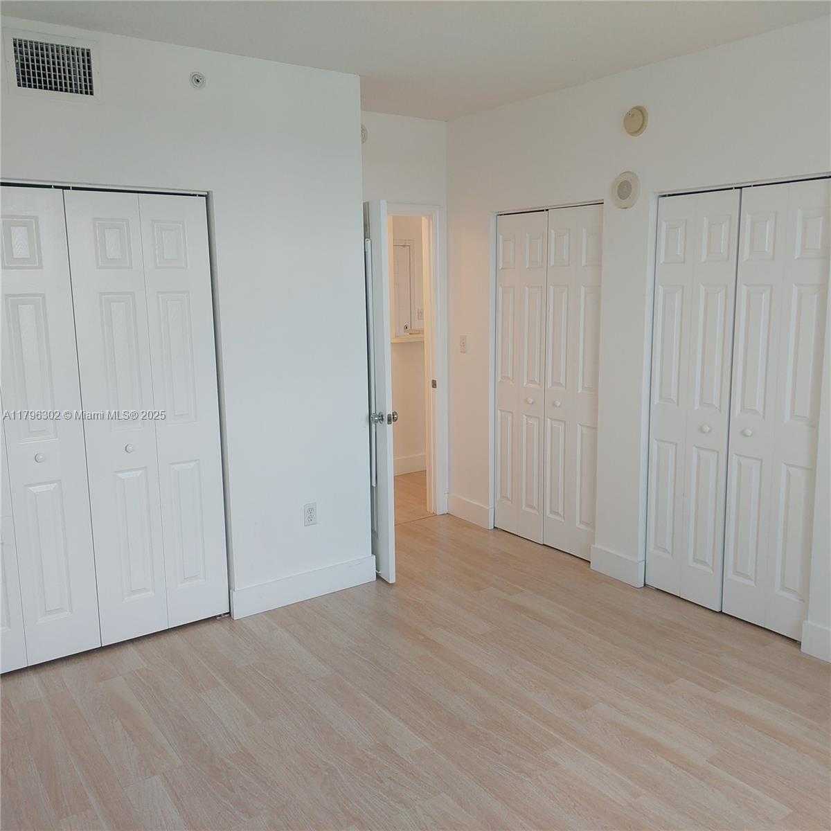 Small Image of 50 MENORES AVE #808, Coral Gables Number 16