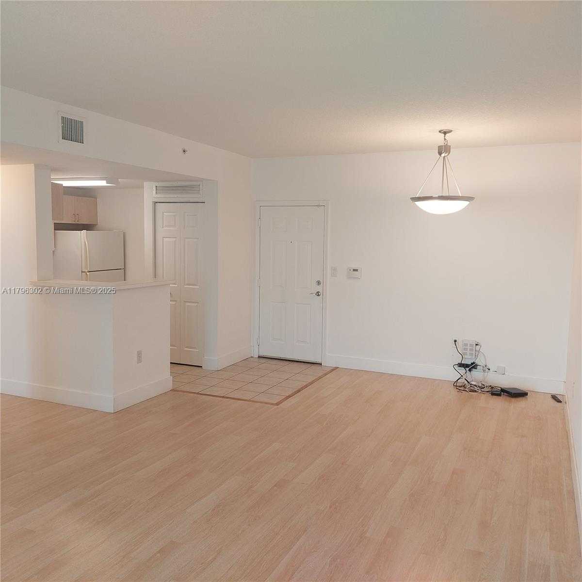 Small Image of 50 MENORES AVE #808, Coral Gables Number 20