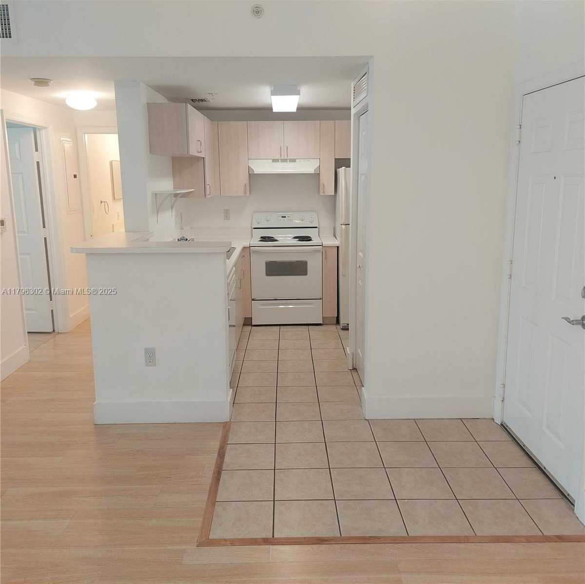 Small Image of 50 MENORES AVE #808, Coral Gables Number 22