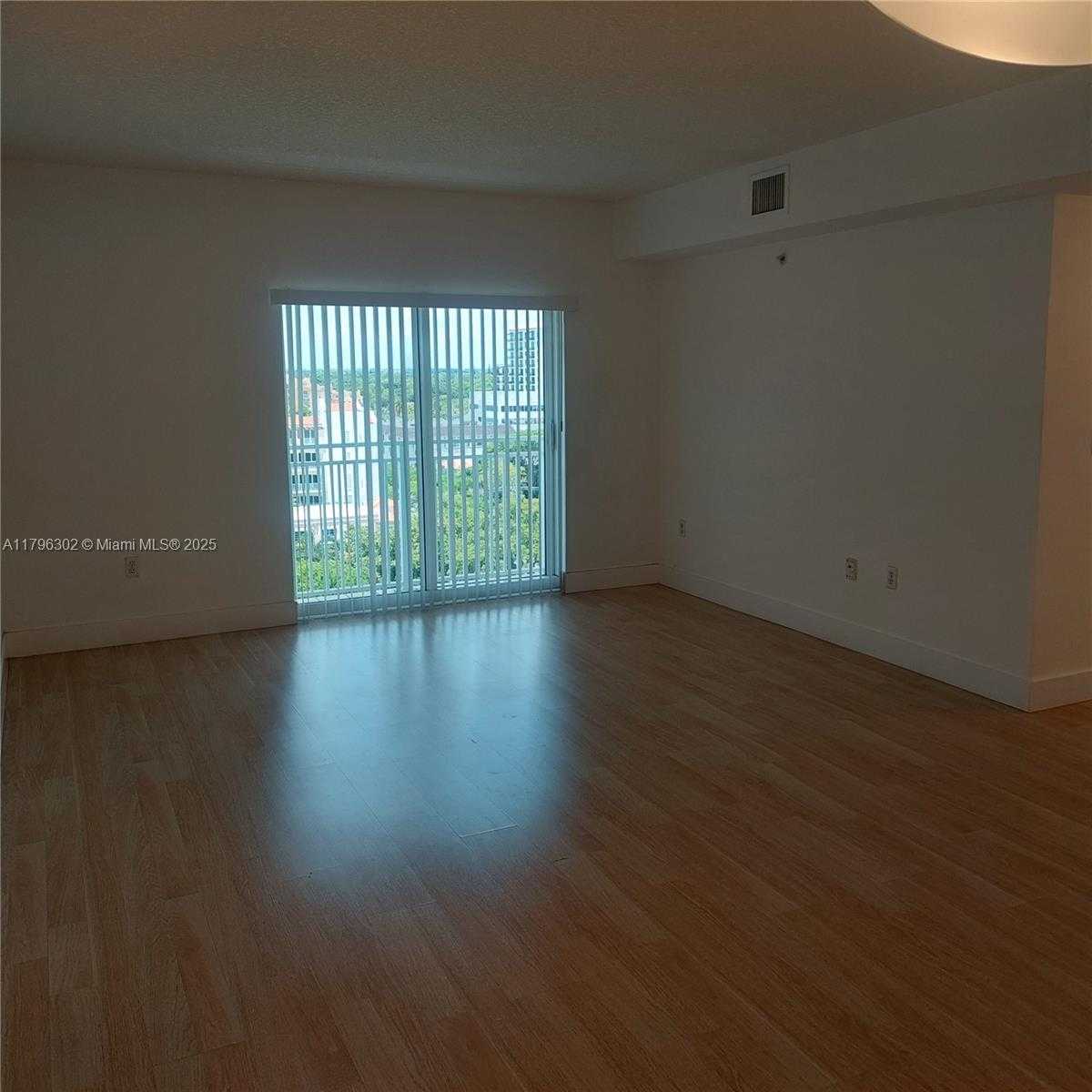 Small Image of 50 MENORES AVE #808, Coral Gables Number 24