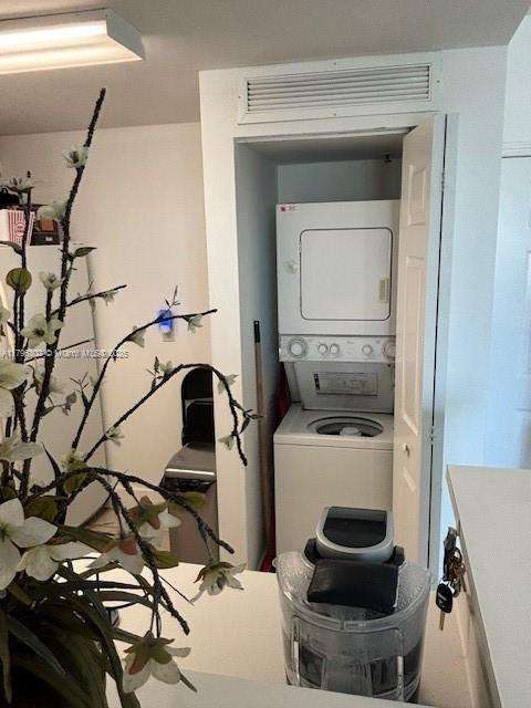 Small Image of 50 MENORES AVE #808, Coral Gables Number 7