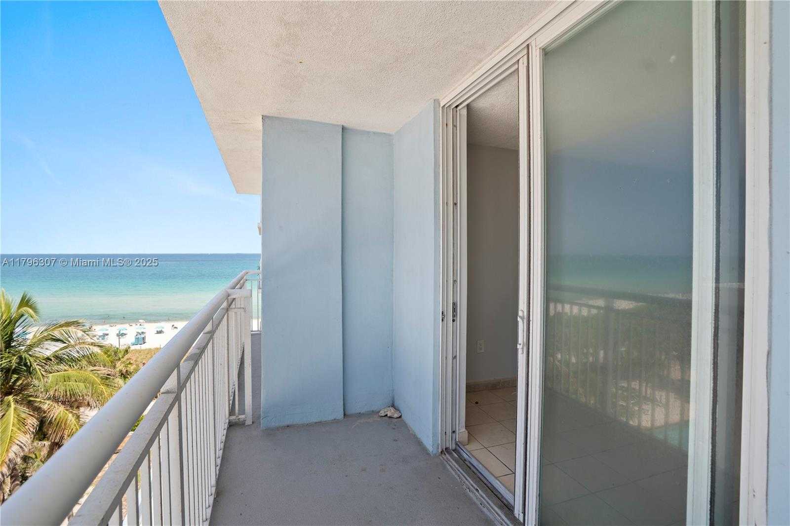 Small Image of 6969 COLLINS AVE #707, Miami Beach Number 18