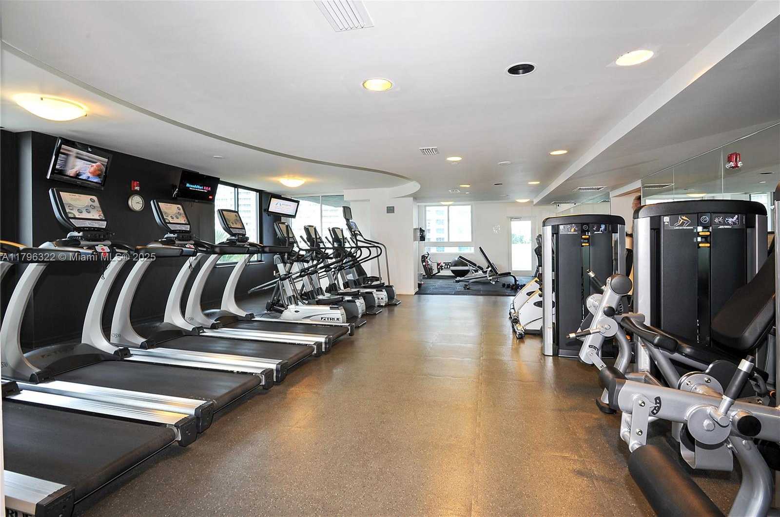 Small Image of 1330 WEST AVE #2906, Miami Beach Number 14