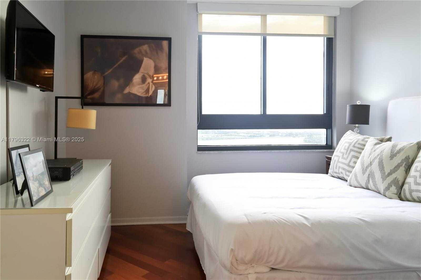 Small Image of 1330 WEST AVE #2906, Miami Beach Number 9
