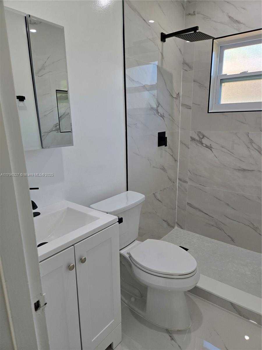 Small Image of 987 NORTH EAST 145TH ST, North Miami Number 15