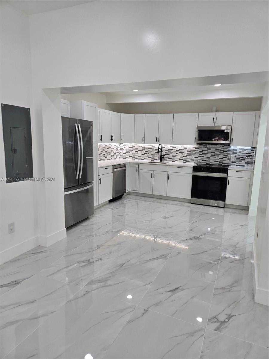 Small Image of 987 NORTH EAST 145TH ST, North Miami Number 19