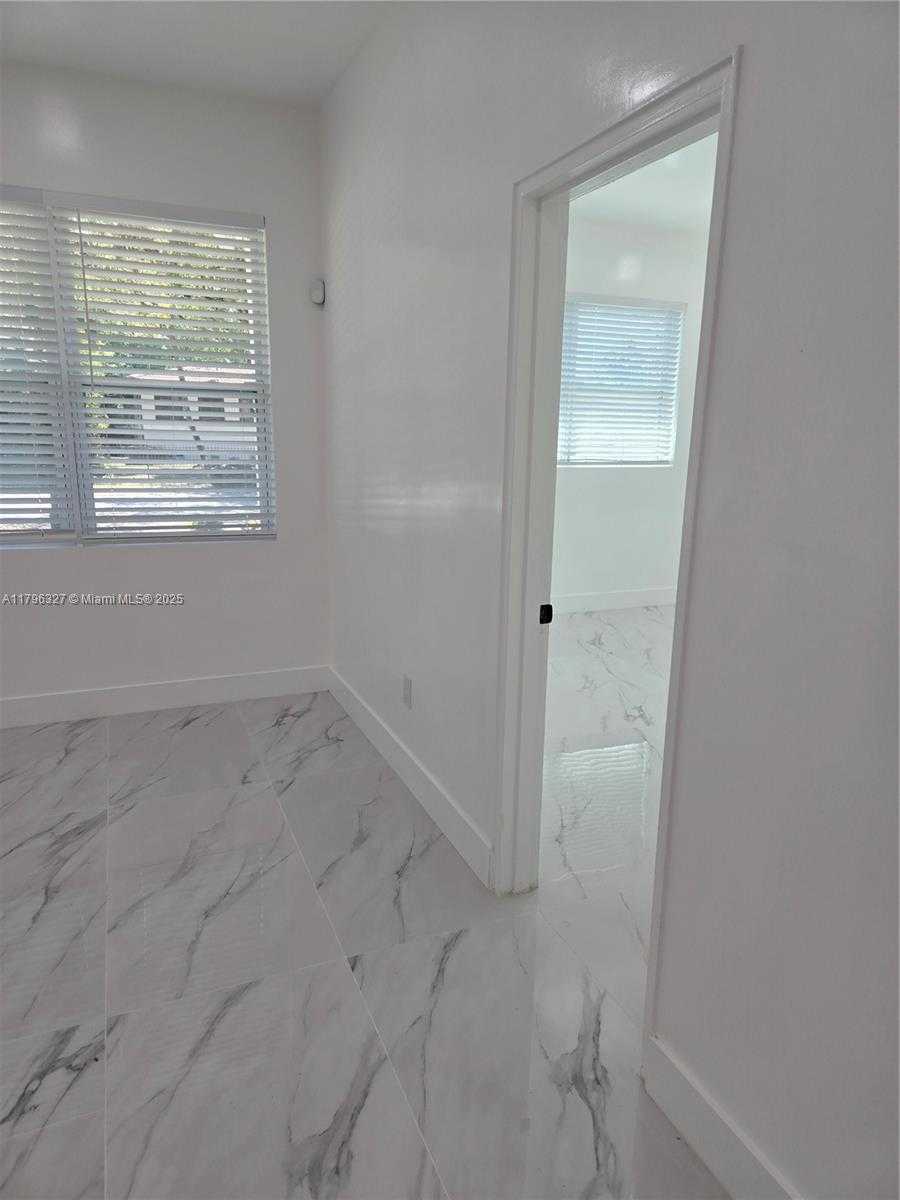 Small Image of 987 NORTH EAST 145TH ST, North Miami Number 20