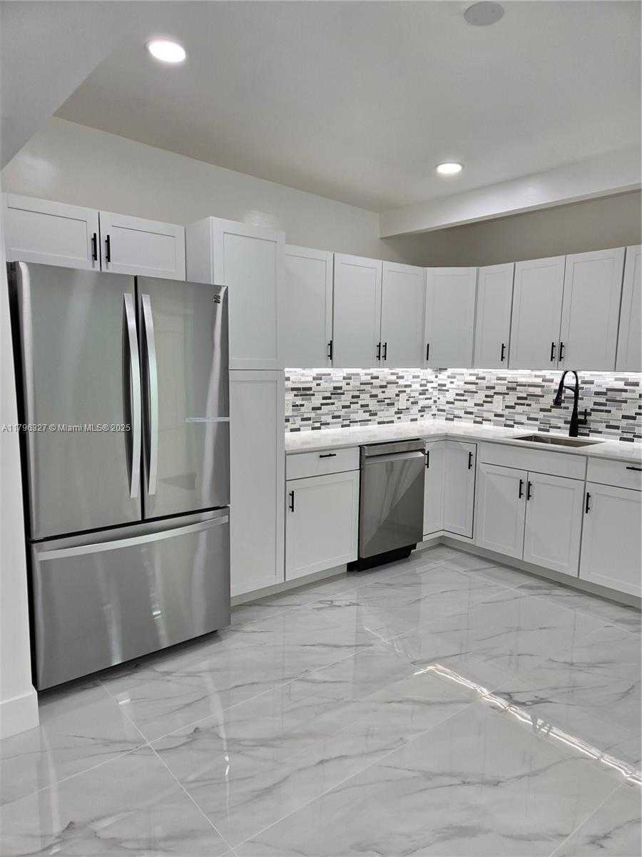 Small Image of 987 NORTH EAST 145TH ST, North Miami Number 27