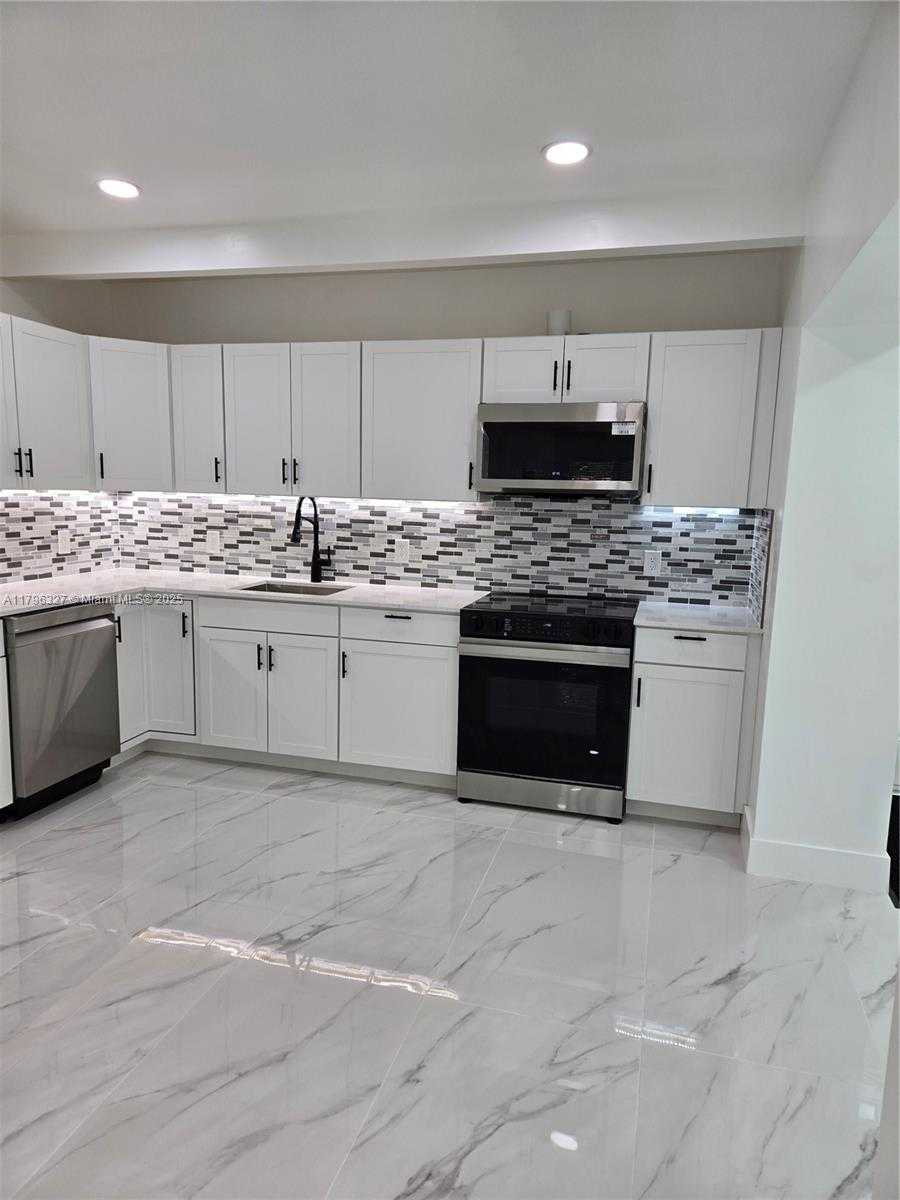 Small Image of 987 NORTH EAST 145TH ST, North Miami Number 28