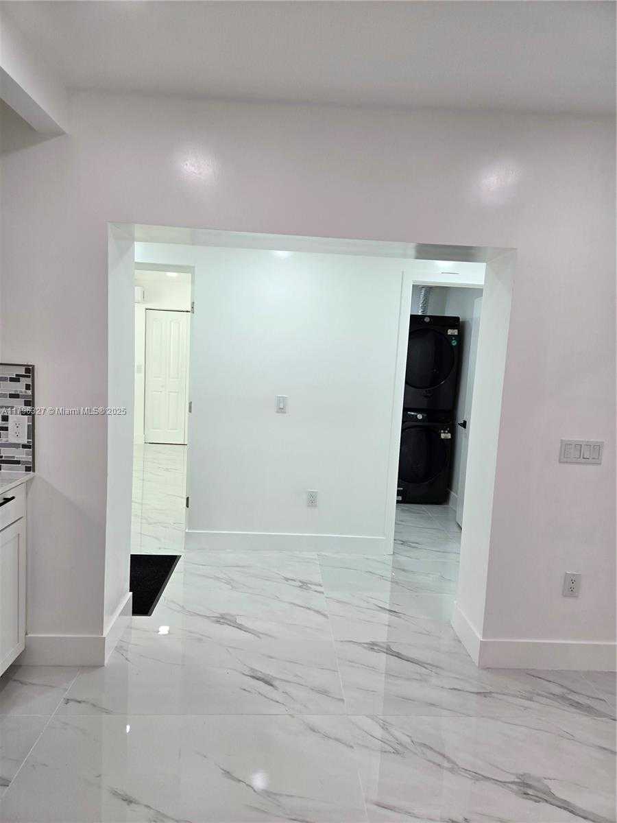 Small Image of 987 NORTH EAST 145TH ST, North Miami Number 29