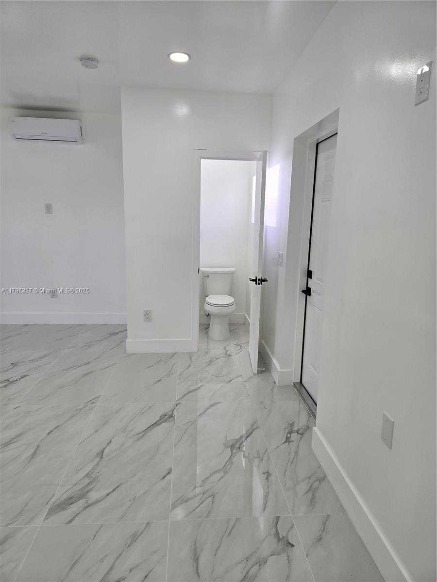 Small Image of 987 NORTH EAST 145TH ST, North Miami Number 37