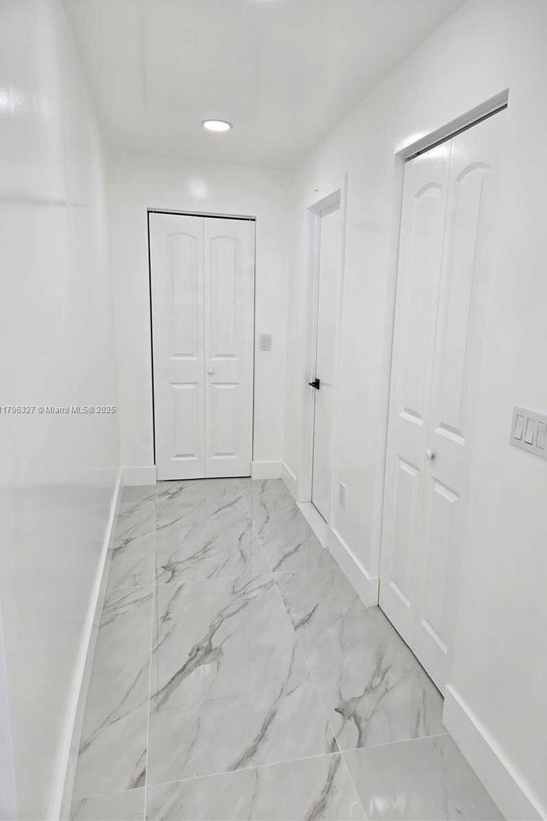 Small Image of 987 NORTH EAST 145TH ST, North Miami Number 41