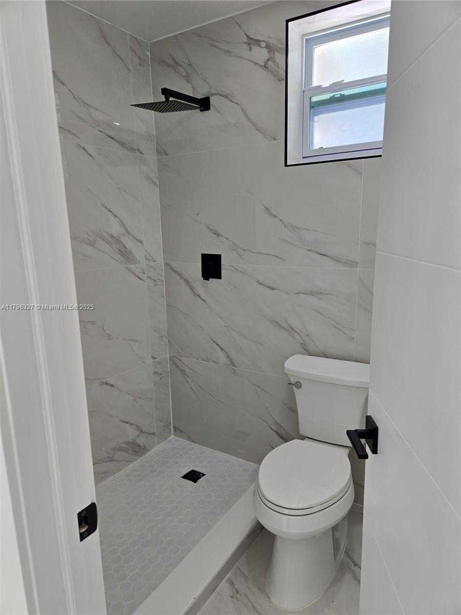 Small Image of 987 NORTH EAST 145TH ST, North Miami Number 51