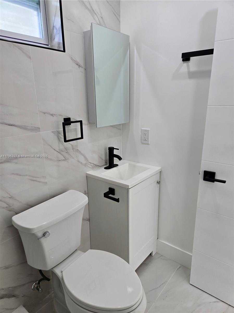 Small Image of 987 NORTH EAST 145TH ST, North Miami Number 53