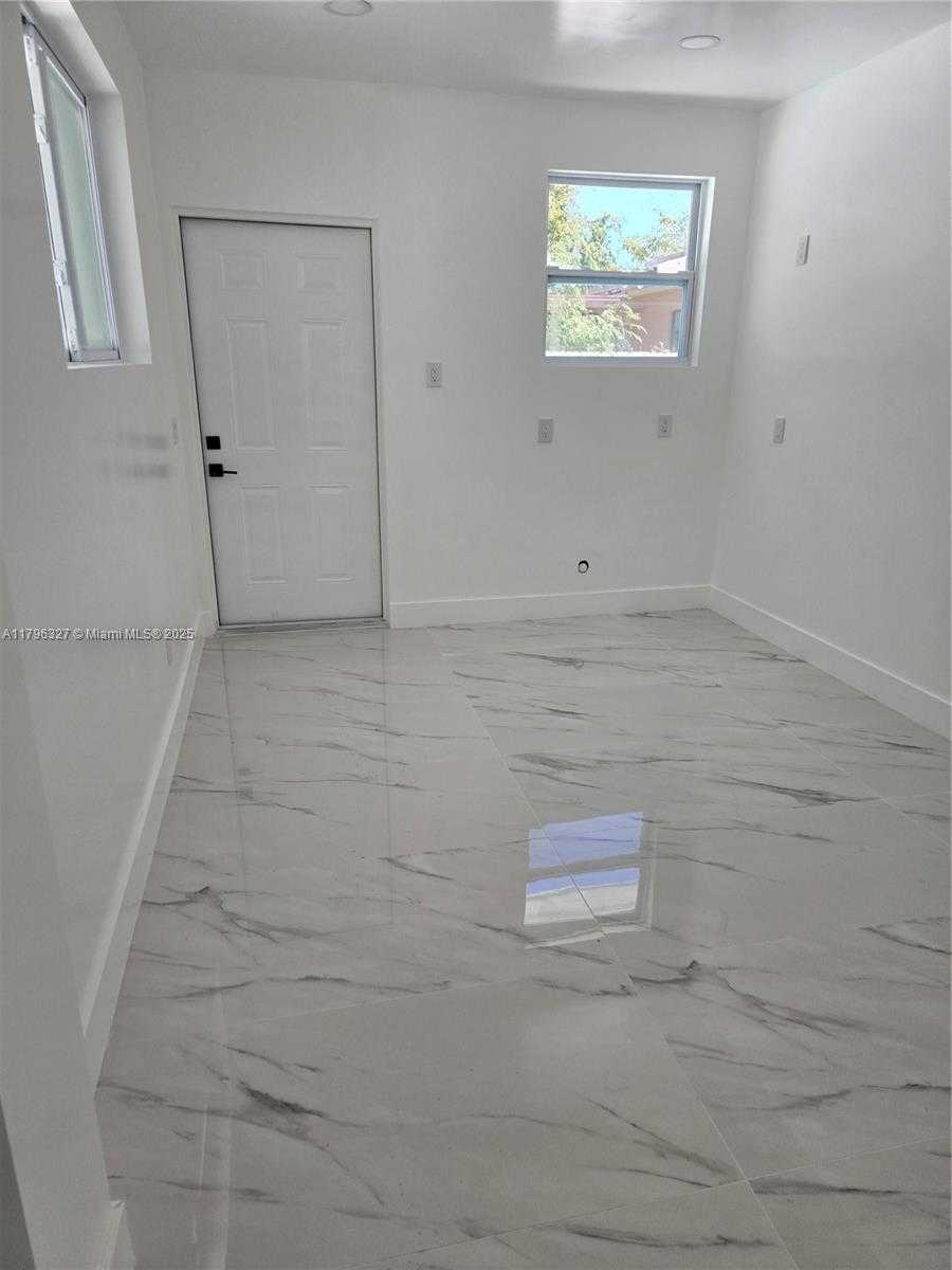 Small Image of 987 NORTH EAST 145TH ST, North Miami Number 54