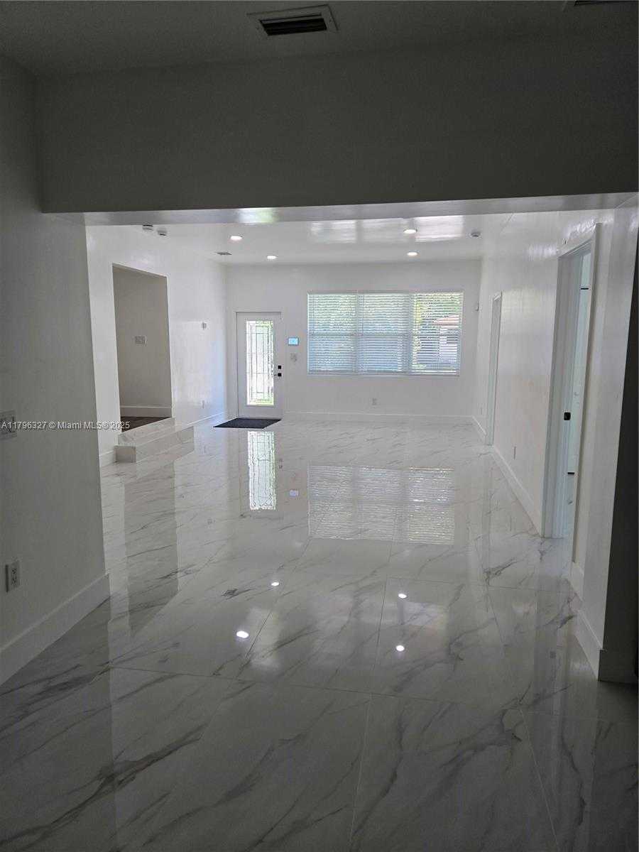 Small Image of 987 NORTH EAST 145TH ST, North Miami Number 6