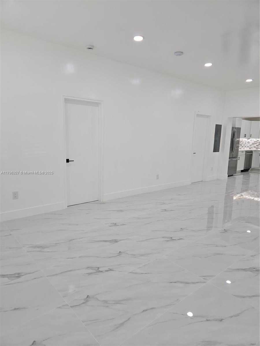 Small Image of 987 NORTH EAST 145TH ST, North Miami Number 7