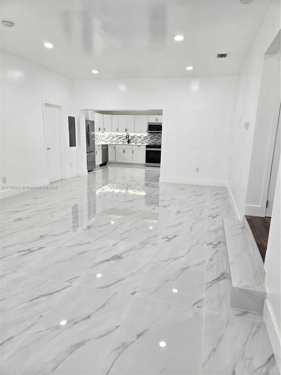 Small Image of 987 NORTH EAST 145TH ST, North Miami Number 8