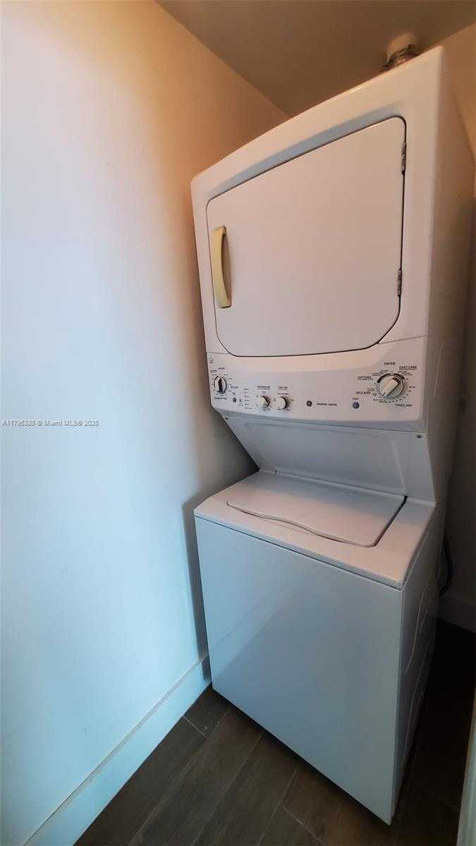 Small Image of 460 NORTH EAST 28TH ST #802, Miami Number 16
