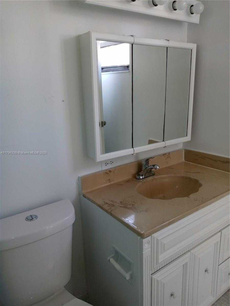 Small Image of 17021 NORTH BAY RD #714, Sunny Isles Beach Number 12