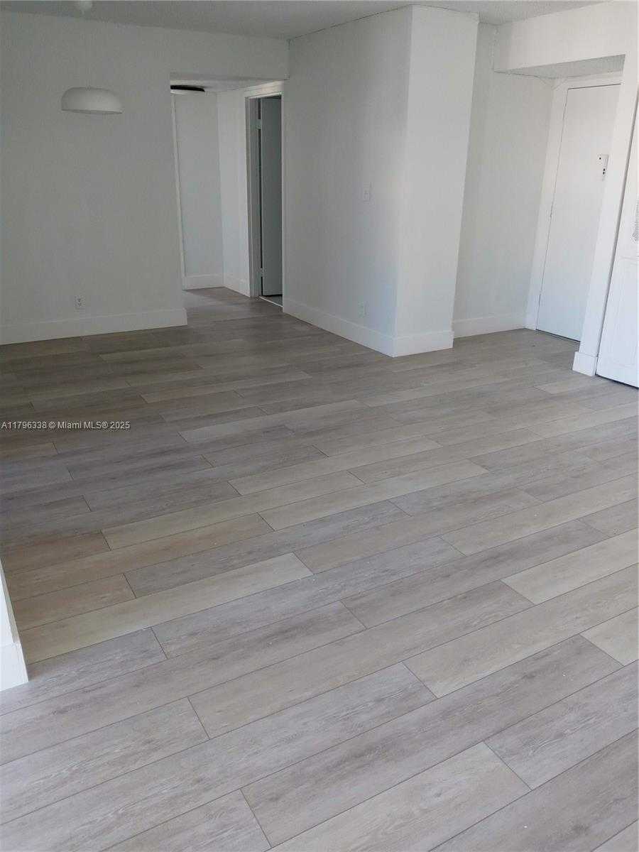 Small Image of 17021 NORTH BAY RD #714, Sunny Isles Beach Number 4