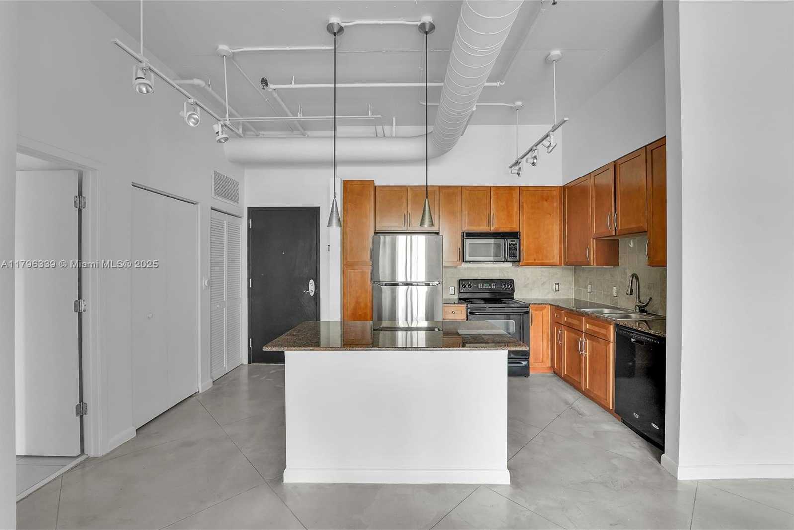 Small Image of 2001 BISCAYNE BLVD #2305, Miami Number 4