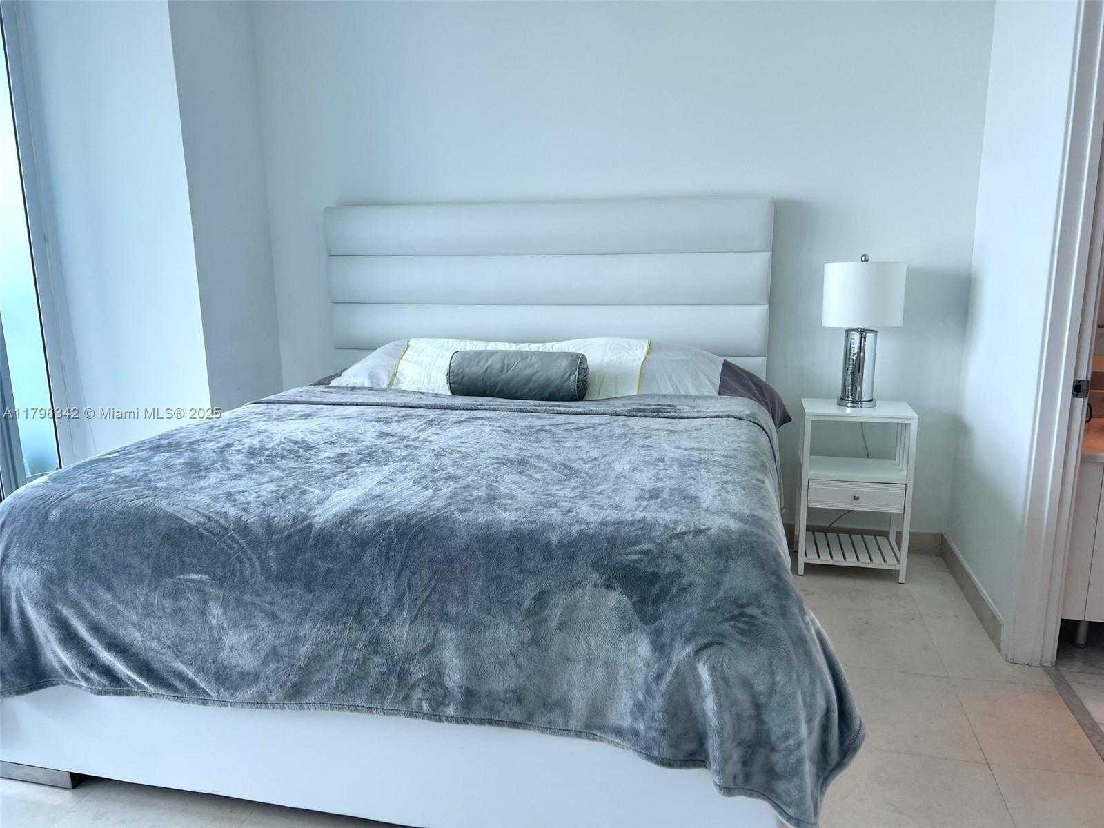 Small Image of 888 BISCAYNE BLVD #2911, Miami Number 12
