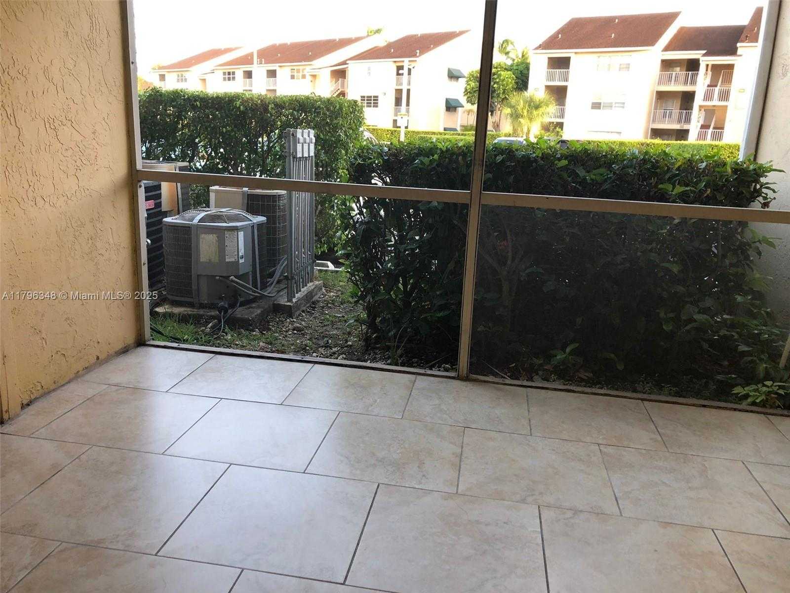 Small Image of 15325 SOUTH WEST 106TH TER #628, Miami Number 3
