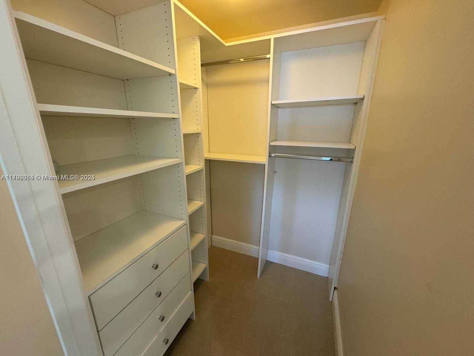 Small Image of 1800 SOUTH OCEAN DR #3603, Hallandale Beach Number 11