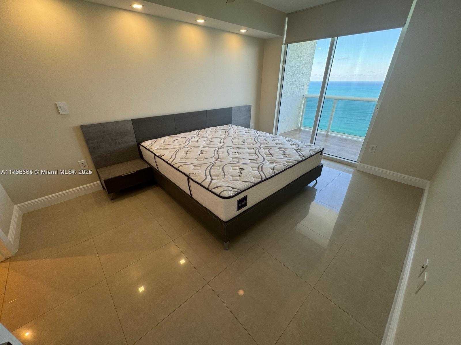 Small Image of 1800 SOUTH OCEAN DR #3603, Hallandale Beach Number 12